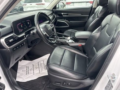 Used 2025 Kia Telluride S FWD image 13