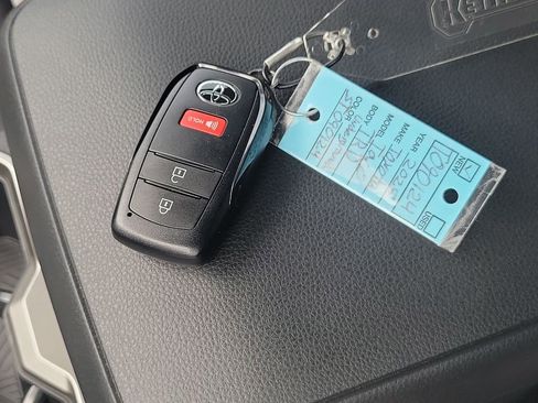 New 2025 Toyota Tacoma TRD Off-Road image 38