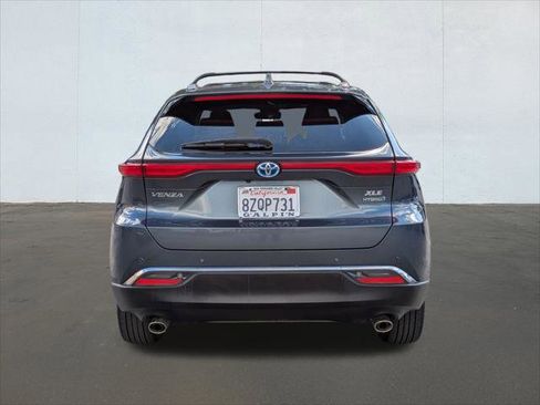 Used 2021 Toyota Venza XLE image 4