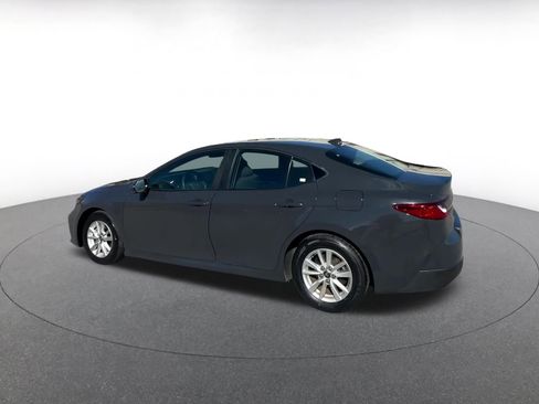 Used 2025 Toyota Camry LE image 10