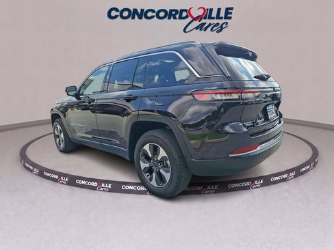 Used 2022 Jeep Grand Cherokee Limited 4xe w/ Luxury Tech Group II AWD/4WD image 4