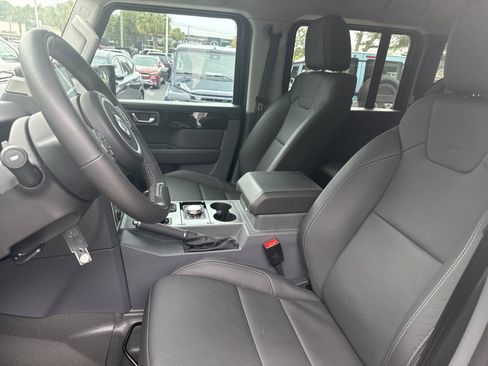 Used 2025 INEOS Grenadier AWD/4WD image 13