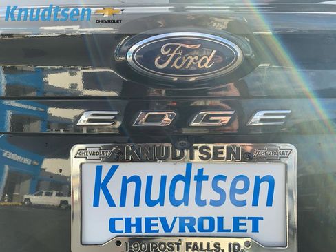 Used 2022 Ford Edge Titanium image 9