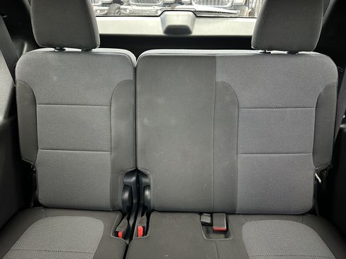 Used 2023 Chevrolet Traverse LT FWD image 17