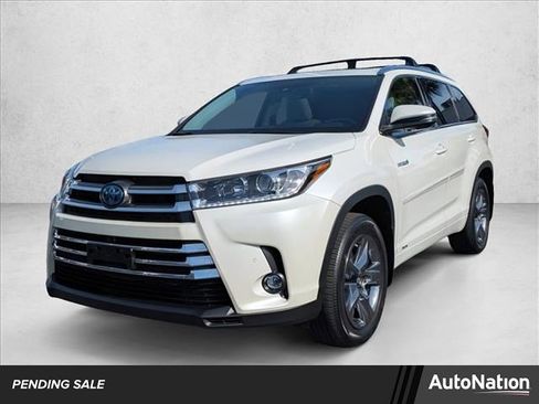 Used 2019 Toyota Highlander Limited Platinum image 1