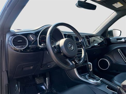 Used 2019 Volkswagen Beetle 2.0T SE image 9