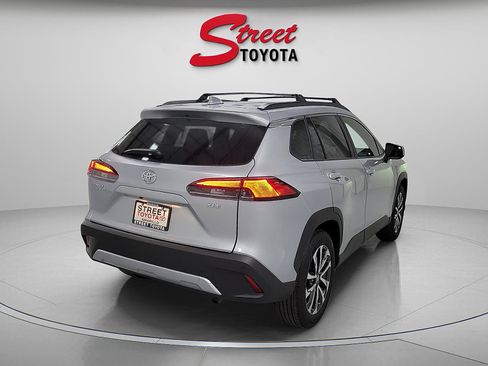 Certified 2023 Toyota Corolla Cross XLE w/ Convenience Package FWD image 4