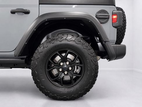Used 2024 Jeep Wrangler Unlimited AWD/4WD image 8