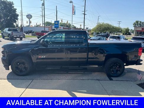 Used 2018 Chevrolet Silverado 1500 LT w/ Midnight Edition AWD/4WD image 6