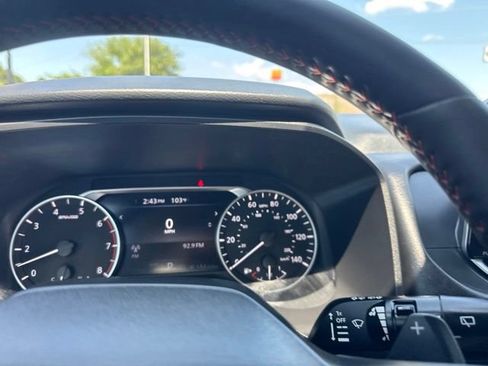Used 2025 Nissan Rogue SV AWD/4WD image 12