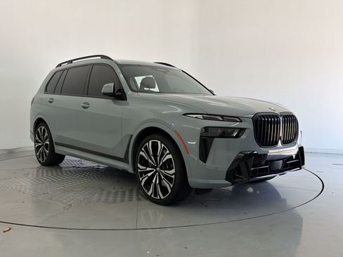 Used 2023 BMW X7 xDrive40i w/ M Sport Package AWD/4WD image 7