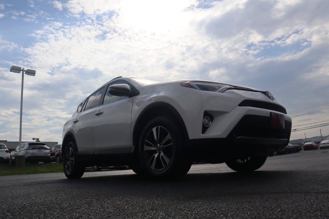 Used 2017 Toyota RAV4 XLE AWD/4WD image 22
