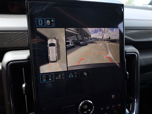 New 2026 GMC Yukon XL AT4 AWD/4WD image 16