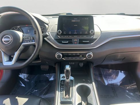 Used 2025 Nissan Altima 2.5 SR AWD/4WD image 14