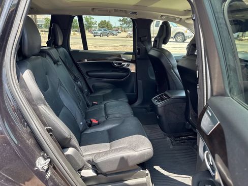 Used 2016 Volvo XC90 T6 Momentum w/ Momentum Plus Package AWD/4WD image 18