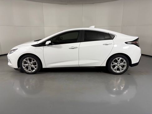Used 2017 Chevrolet Volt Premier w/ Driver Confidence II Package image 5