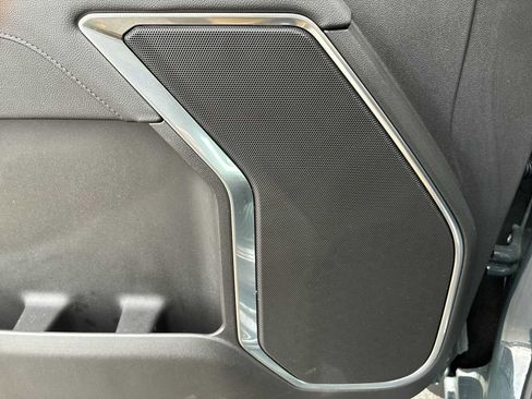 Used 2025 Chevrolet Silverado 1500 LT image 24