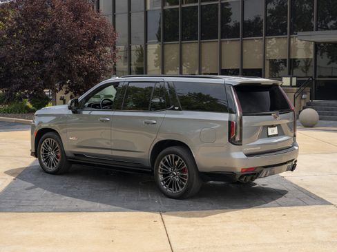 Used 2023 Cadillac Escalade V AWD/4WD image 3