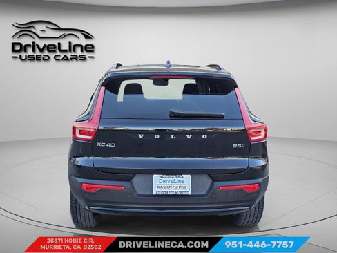 Used 2025 Volvo XC40 B5 Plus image 3