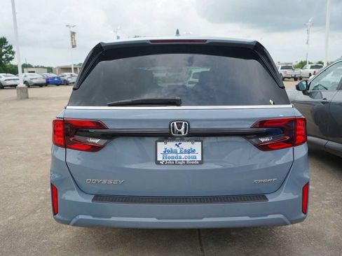 Certified 2026 Honda Odyssey Elite image 5