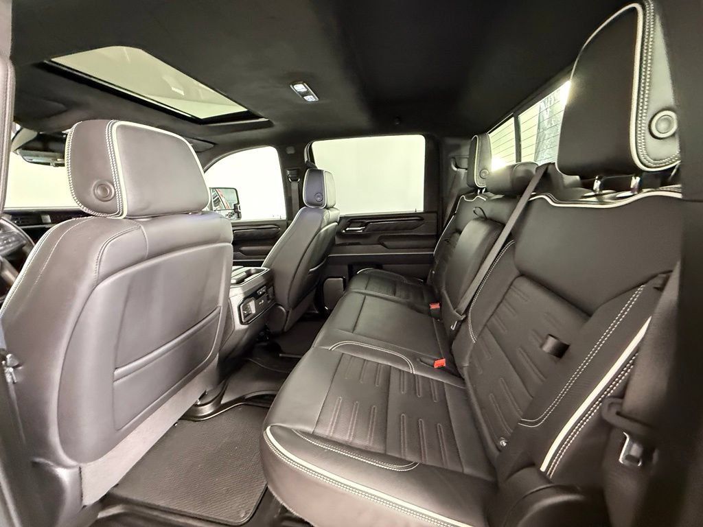 Used 2024 GMC Sierra 2500 AT4X AWD/4WD image 20