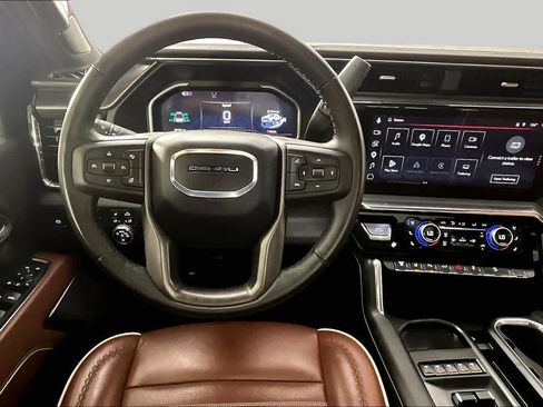 Used 2025 GMC Sierra 2500 Denali Ultimate w/ Max Trailering Package AWD/4WD image 6