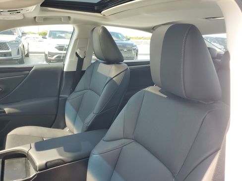 Used 2025 Lexus ES 350 w/ Premium Package FWD image 18