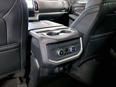 Used 2025 Ford Expedition Platinum AWD/4WD image 30