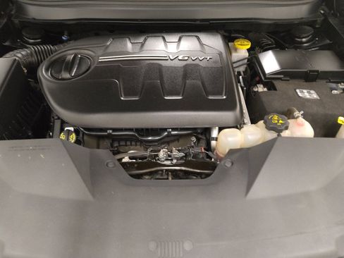 Used 2019 Jeep Cherokee Trailhawk AWD/4WD image 30