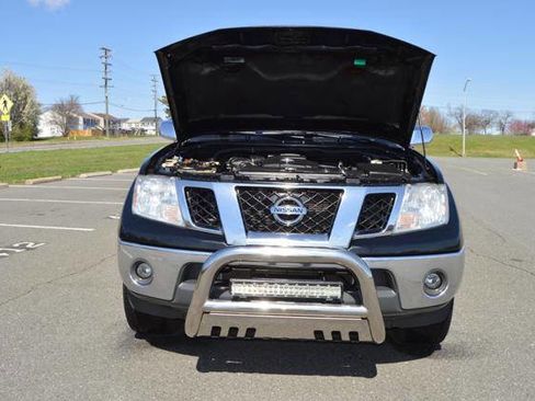 Used 2012 Nissan Frontier SL w/ Moonroof Pkg image 57