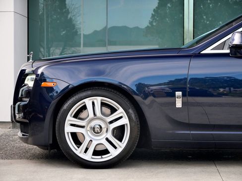 Used 2017 Rolls-Royce Ghost image 12