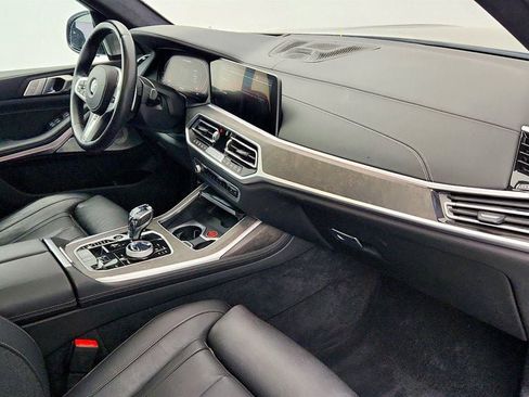 Used 2022 BMW X7 M50i w/ Executive Package image 24