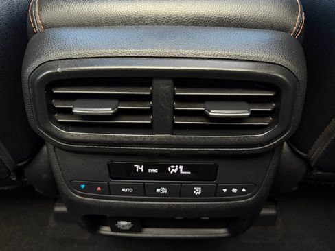 Used 2024 Honda Pilot TrailSport image 37