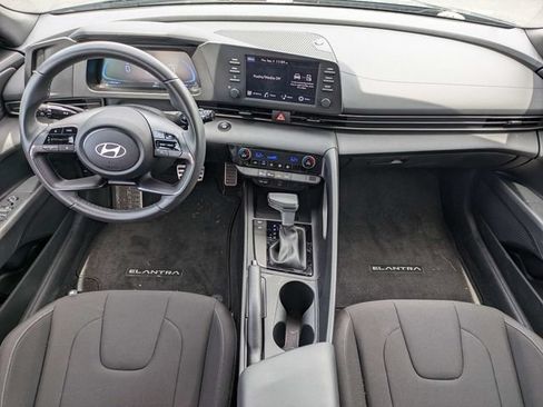 Used 2025 Hyundai Elantra Sport FWD image 13