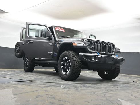 Used 2025 Jeep Wrangler Unlimited Rubicon 4xe w/ Convenience Group image 47