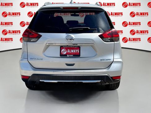 Used 2018 Nissan Rogue SV w/ Premium Package AWD/4WD image 7