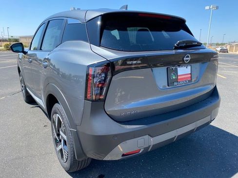 New 2026 Nissan Kicks SV FWD image 4