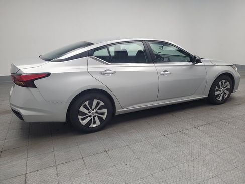 Used 2024 Nissan Altima 2.5 S FWD image 10