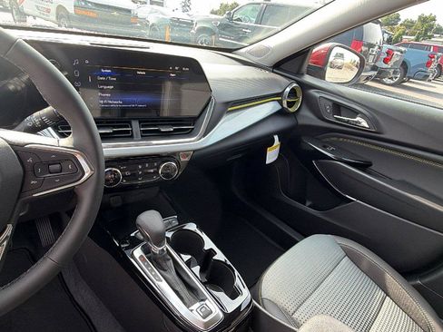 New 2026 Chevrolet Trax LT w/ Driver Confidence Package FWD image 4