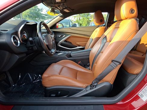 Used 2019 Chevrolet Camaro LT RWD image 15