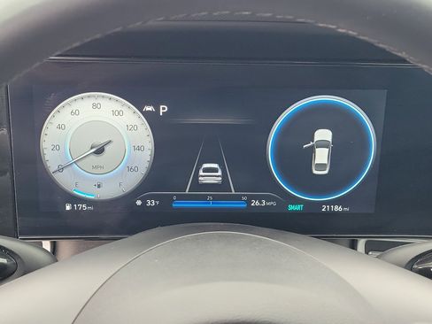 Used 2023 Hyundai Elantra Limited image 25