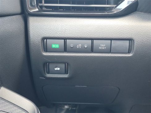 Used 2021 Nissan Sentra SV image 31