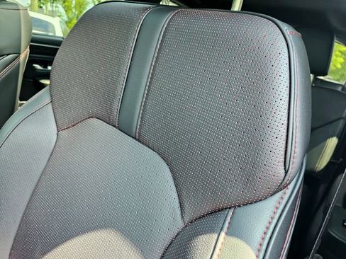 Used 2025 Honda Pilot Black Edition image 20