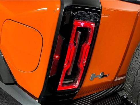 Used 2024 GMC Hummer EV 2X image 26
