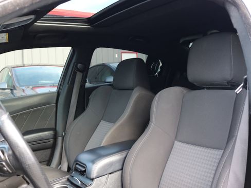 Used 2022 Dodge Charger R/T w/ Driver Convenience Group image 8