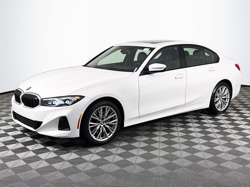 Used 2023 BMW 330i xDrive Sedan w/ Premium Package image 4