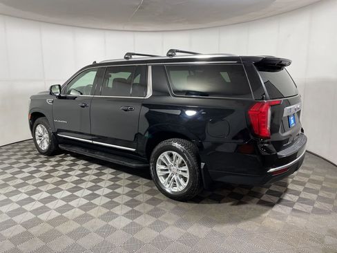 Used 2024 GMC Yukon XL SLT w/ SLT Luxury Package image 5