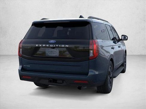 New 2026 Ford Expedition Active image 8