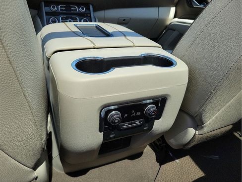 Used 2022 GMC Yukon Denali w/ Denali Premium Package AWD/4WD image 10