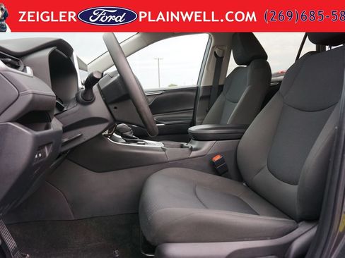 Used 2023 Toyota RAV4 LE AWD/4WD image 13